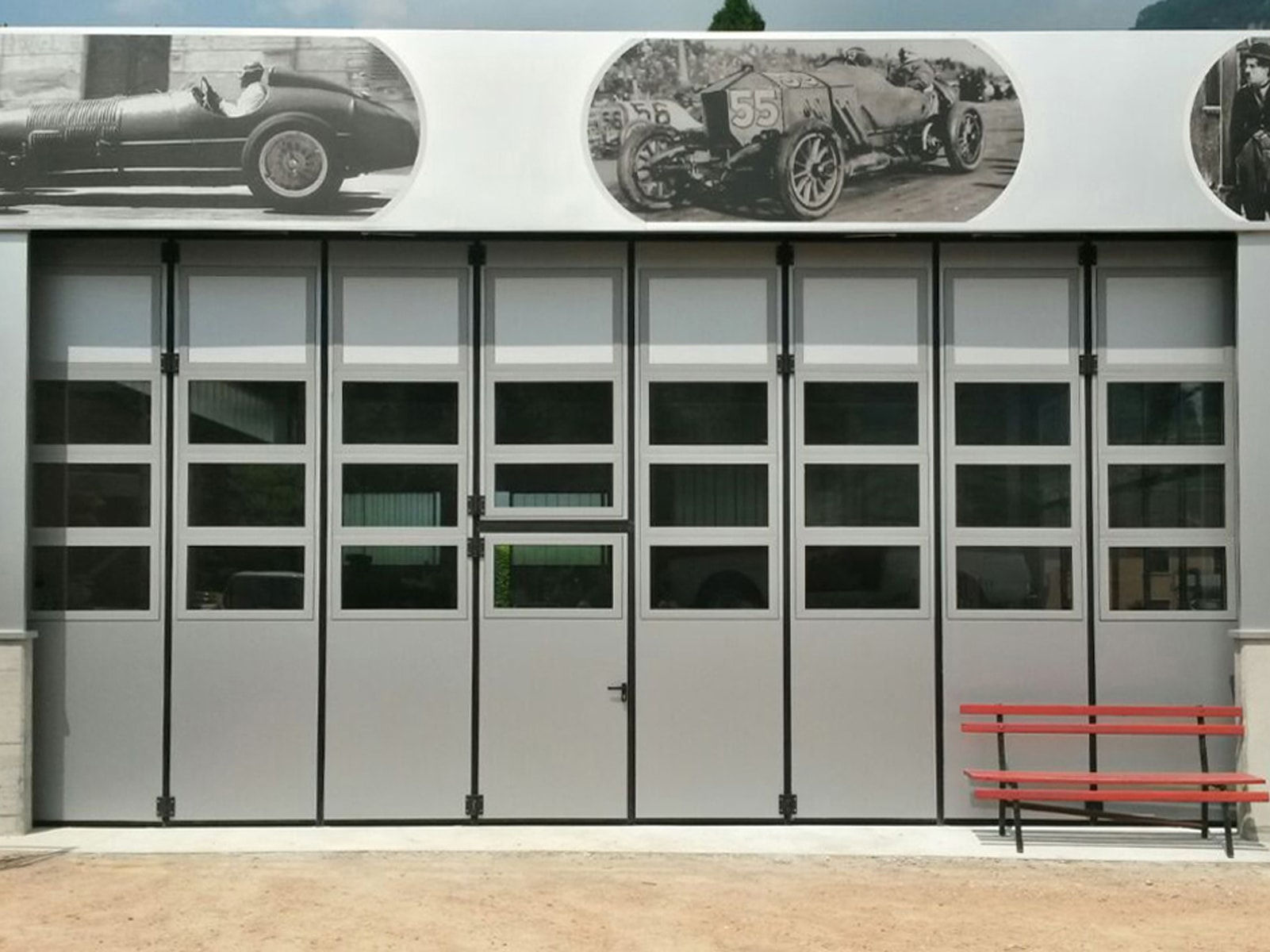 Portone a libro industriale ADONE - Grigio RAL 9006 con vetrature
